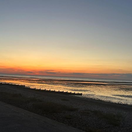 Lovely Static Caravan Whitstable Exteriör bild