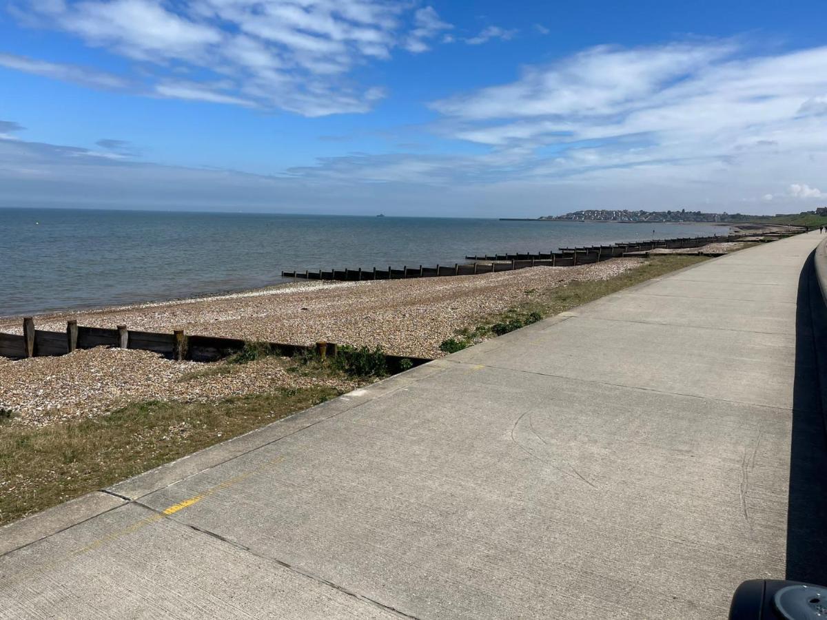 Lovely Static Caravan Whitstable Exteriör bild