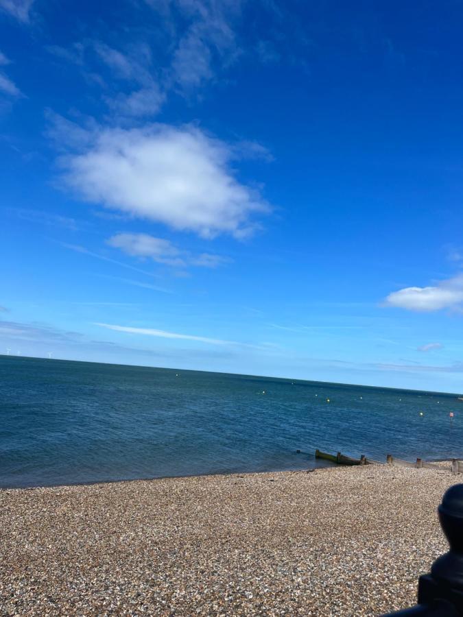 Lovely Static Caravan Whitstable Exteriör bild