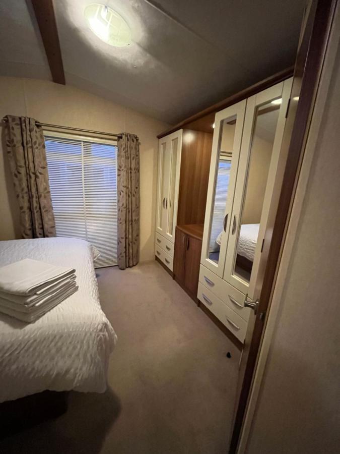 Lovely Static Caravan Whitstable Exteriör bild